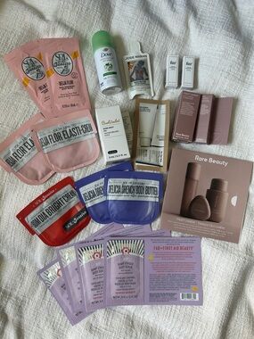 Lot of Brand New Body Care Samples - 20 Pieces